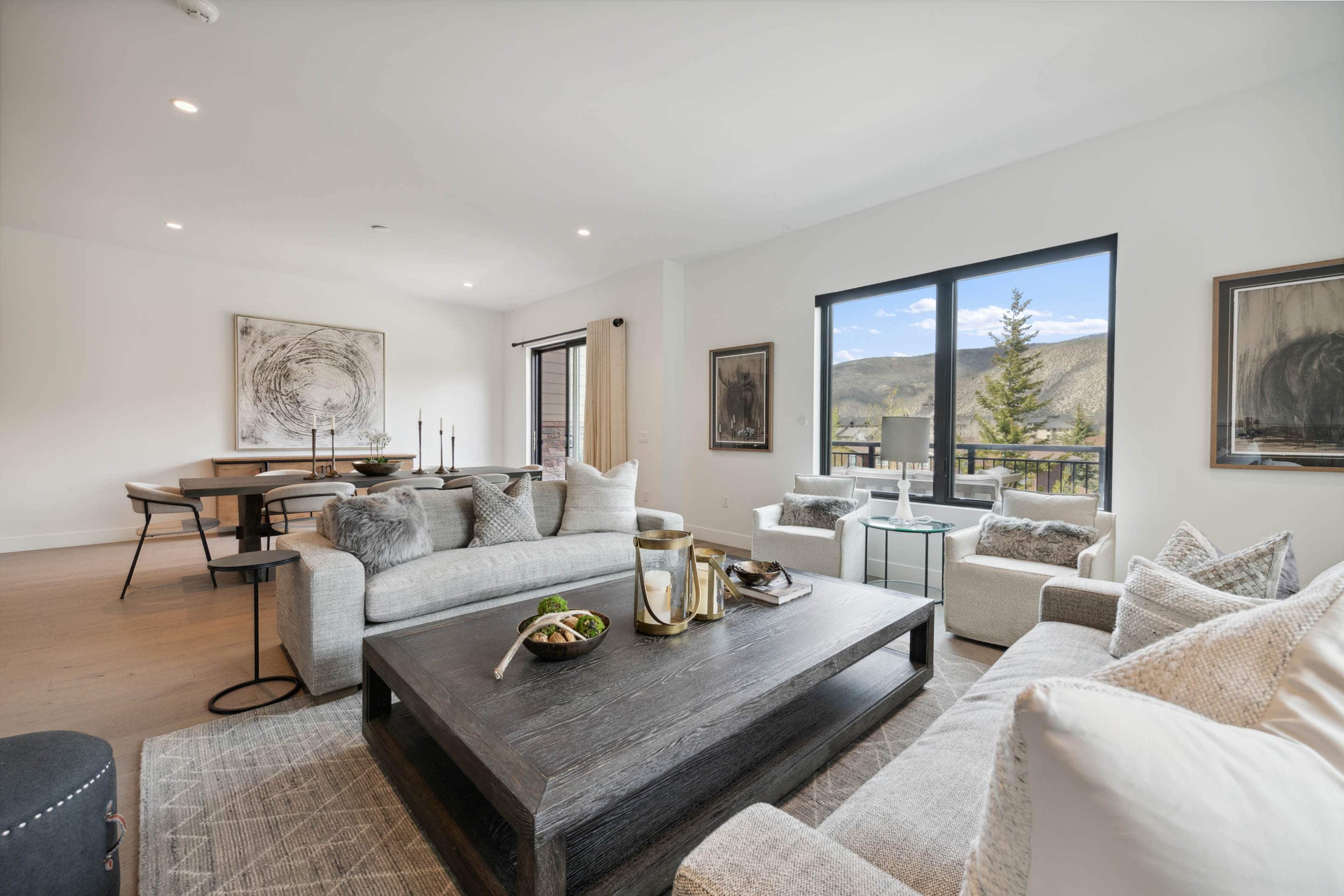 Featured Image - Frontgate Townhome 01