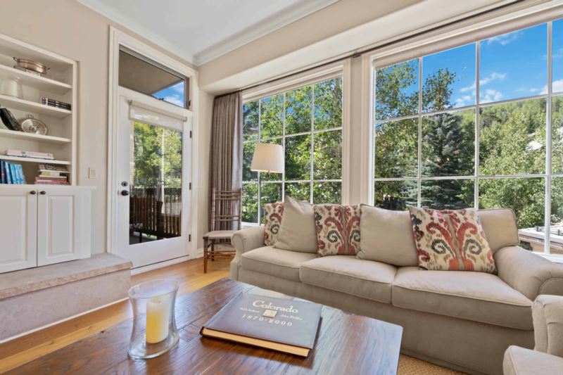 Featured Image - Oxford Court 208