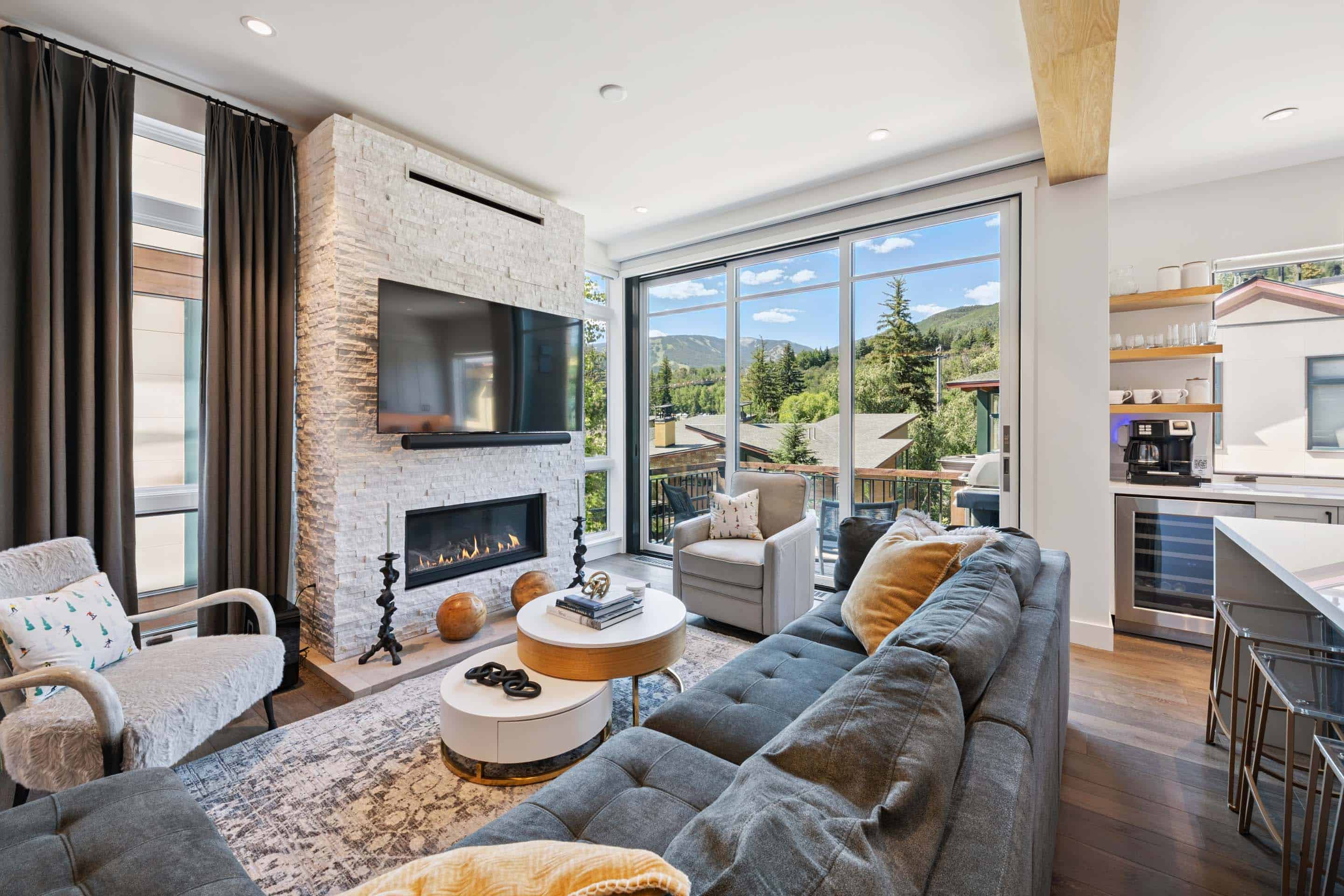 Riverfront Townhome 14 Featured Image