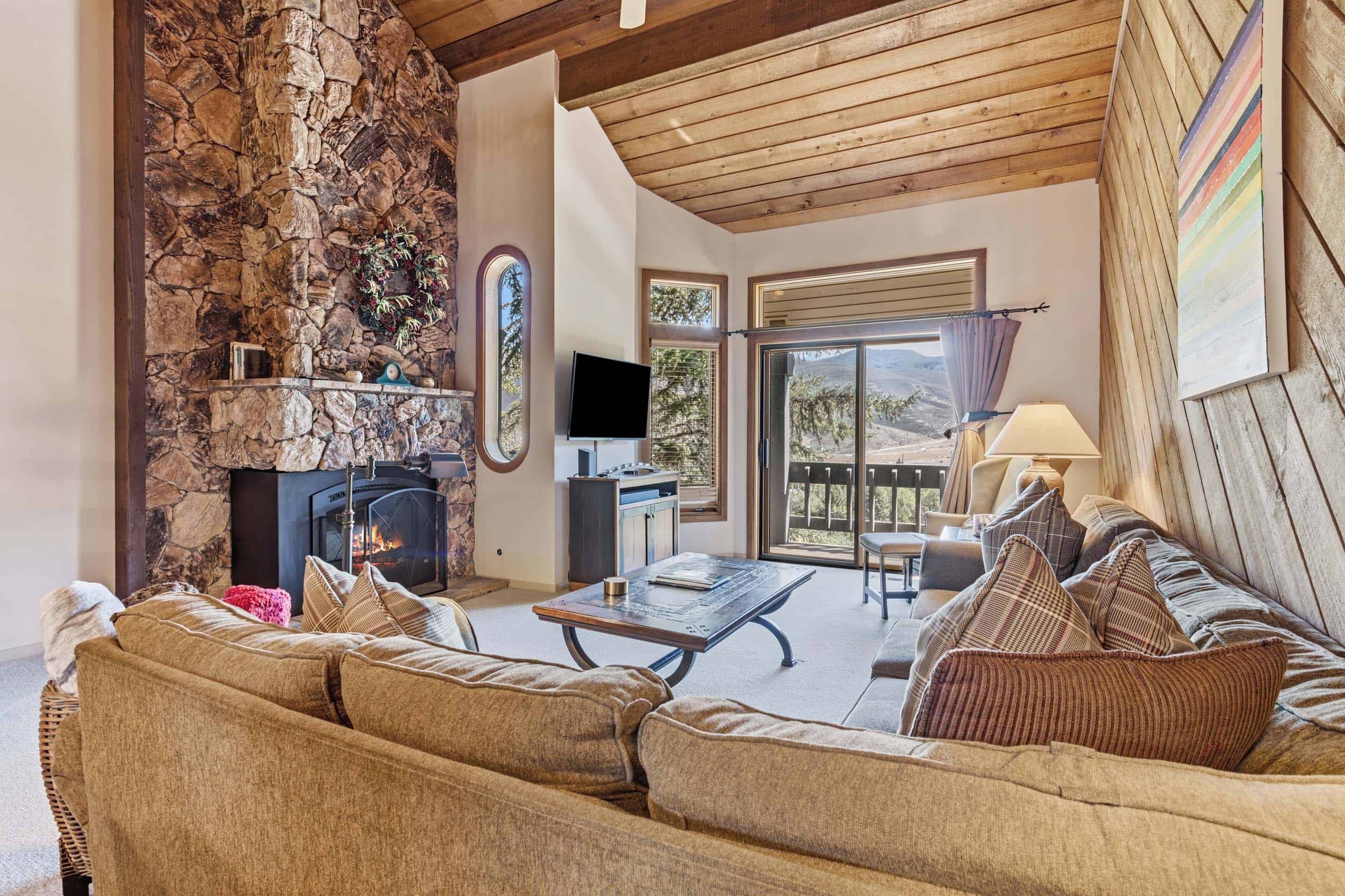 Featured Image - Ridgepoint Townhome 102