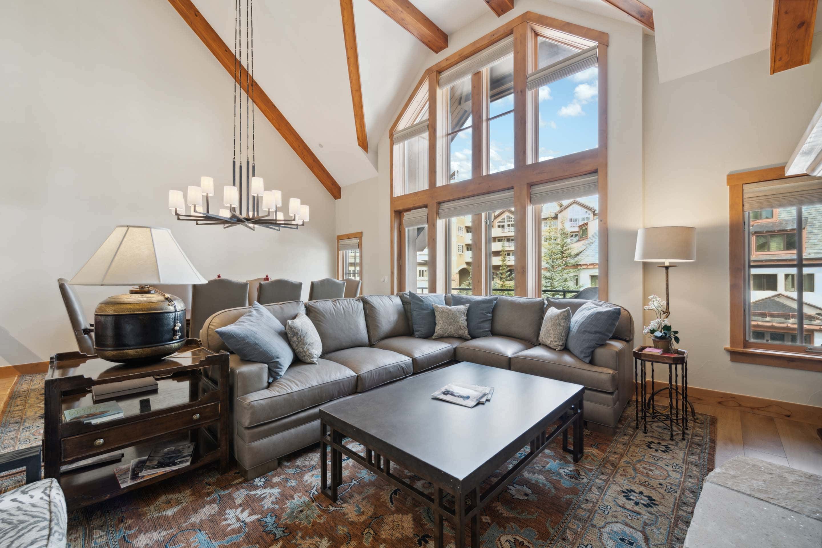 Featured Image - Villa Montane 219