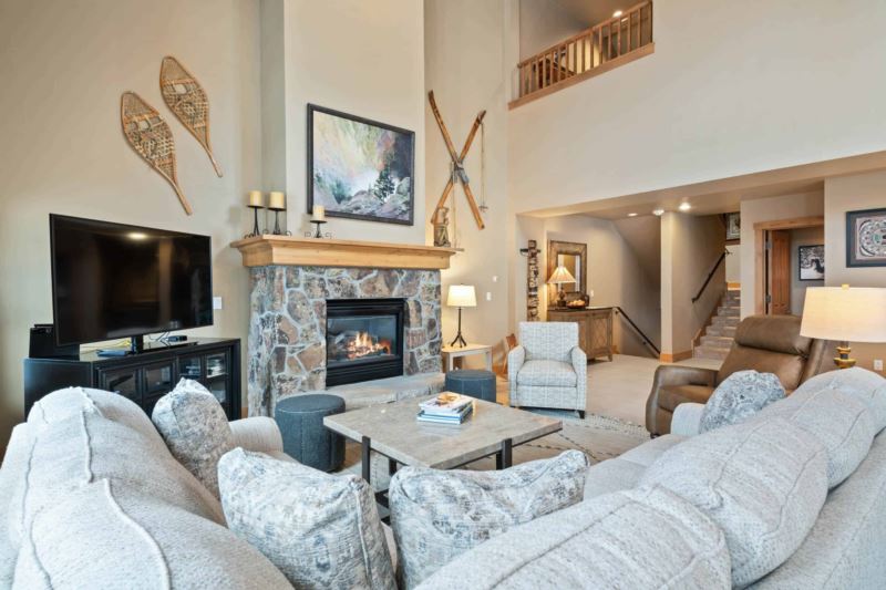 Featured Image - Villa Montane 225