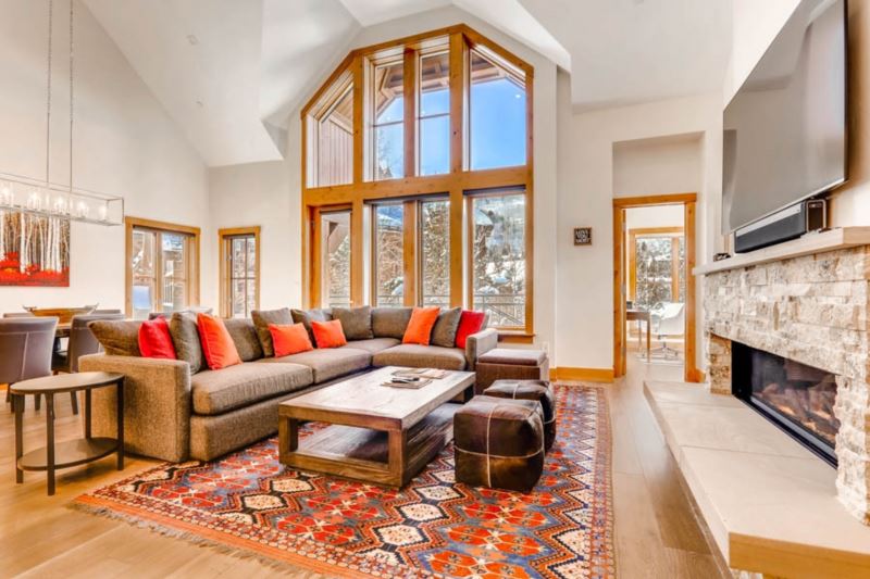 Featured Image - Villa Montane 227