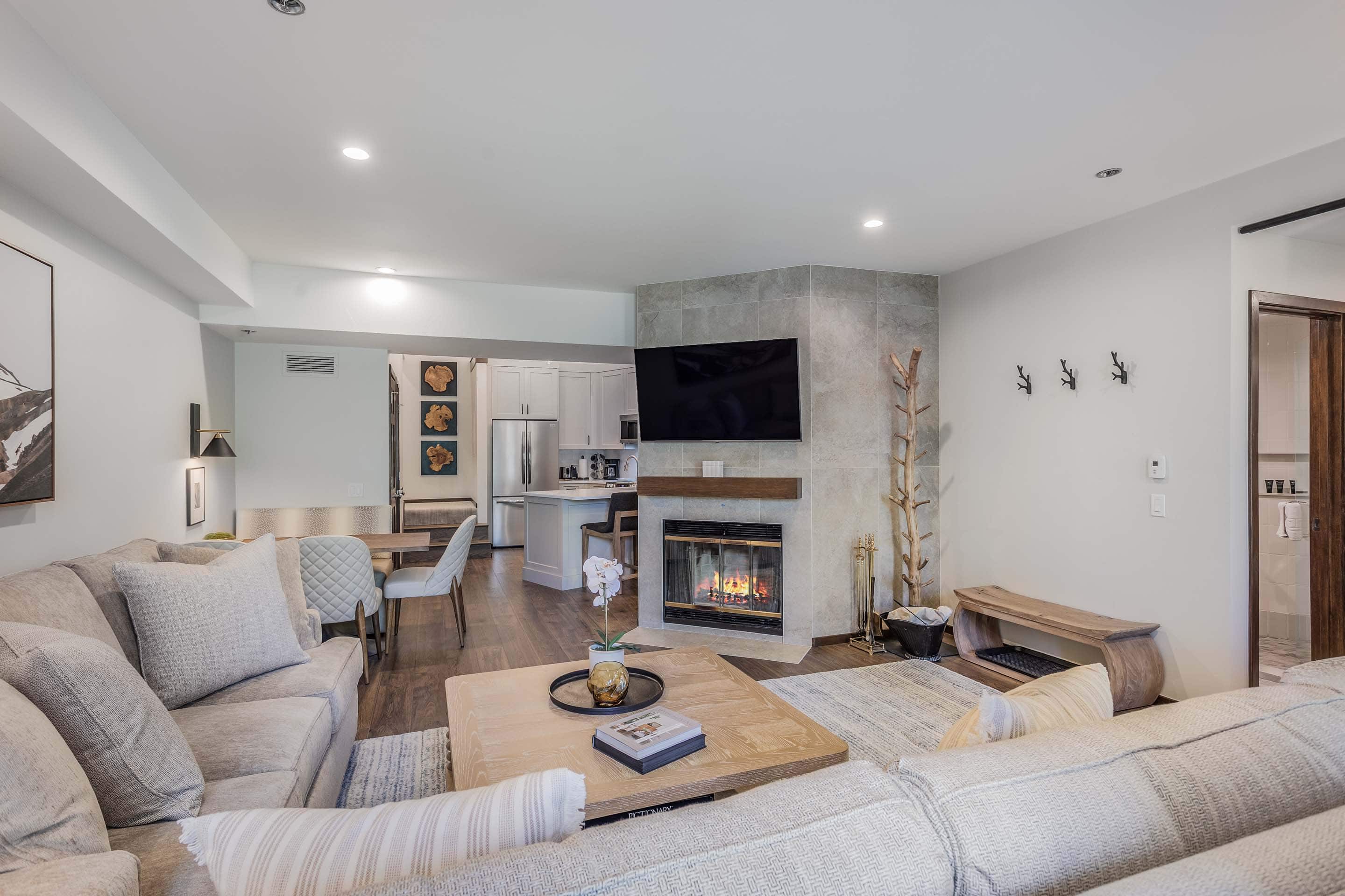 Featured Image - Woodrun Place 40