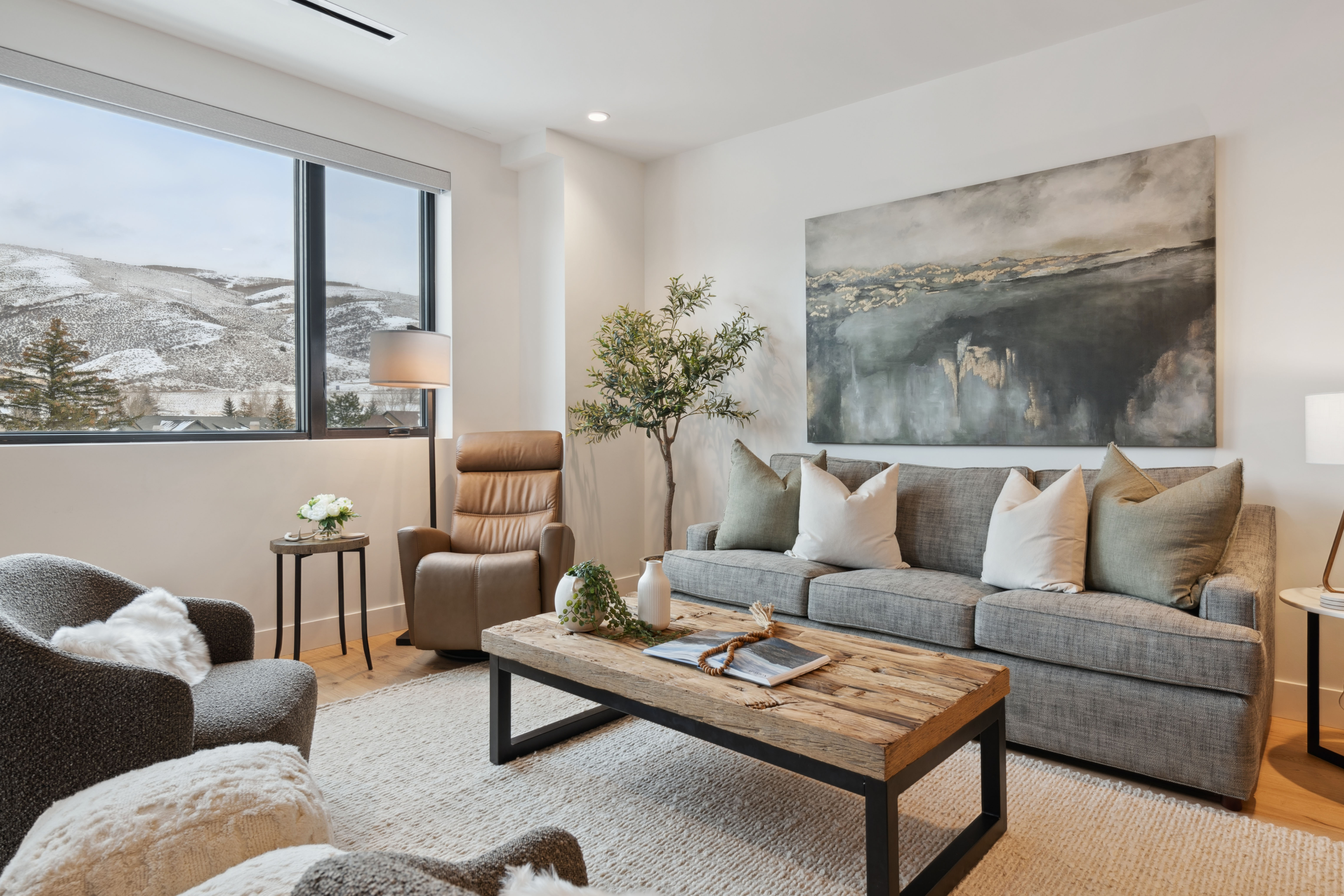 Featured Image - Frontgate 320