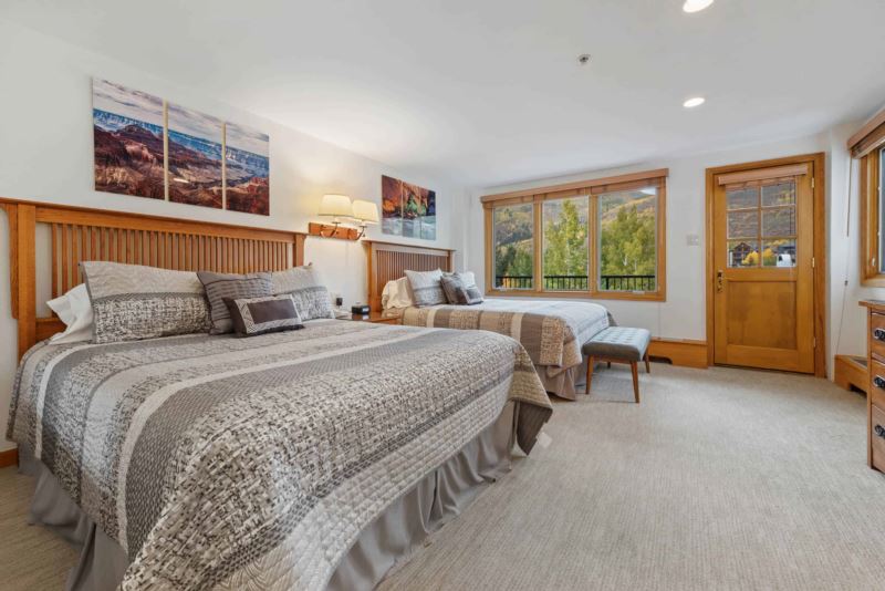 Featured Image - Lodge Tower 392