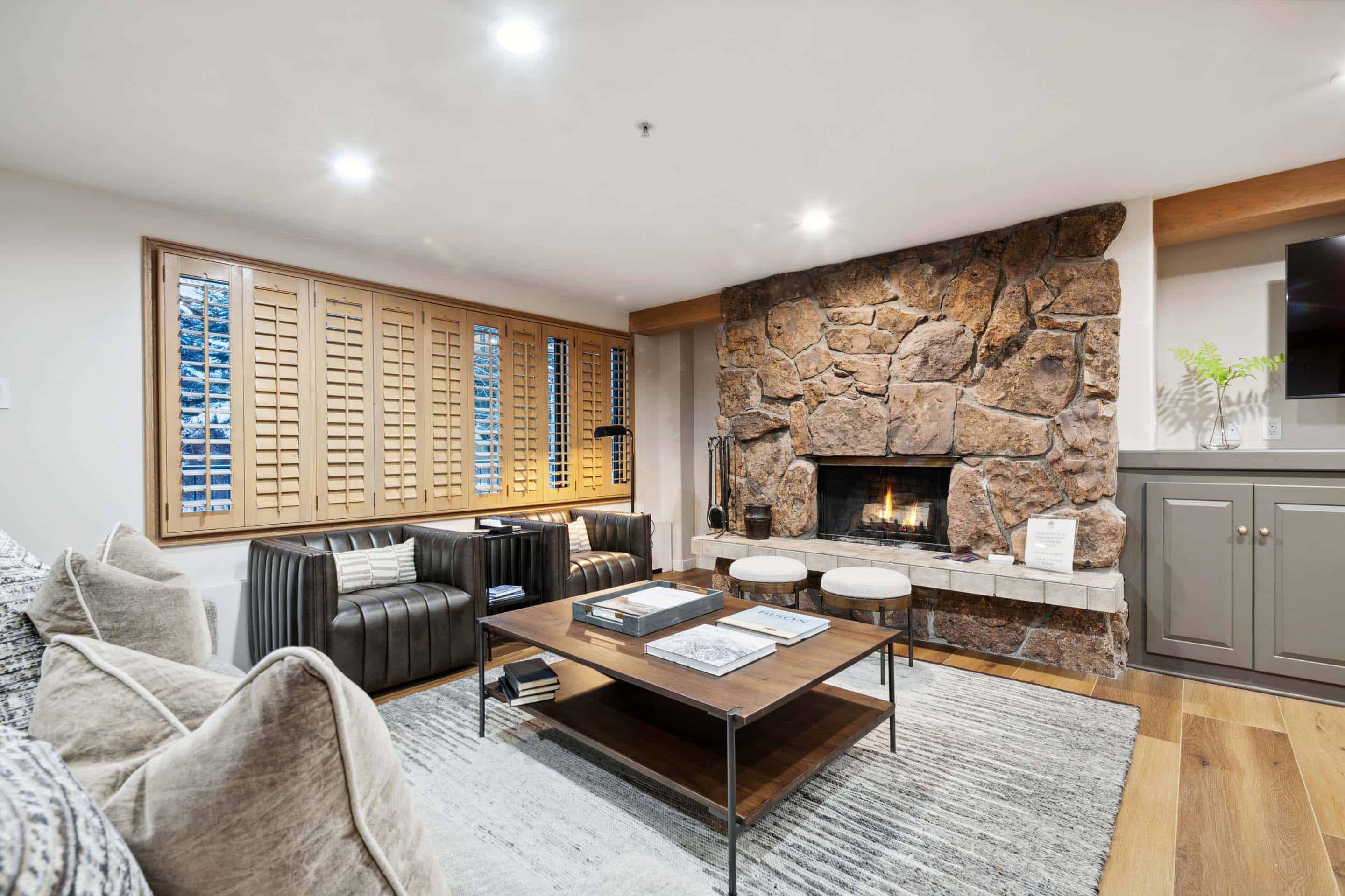 Featured Image - Lodge Tower 287-285 1BR