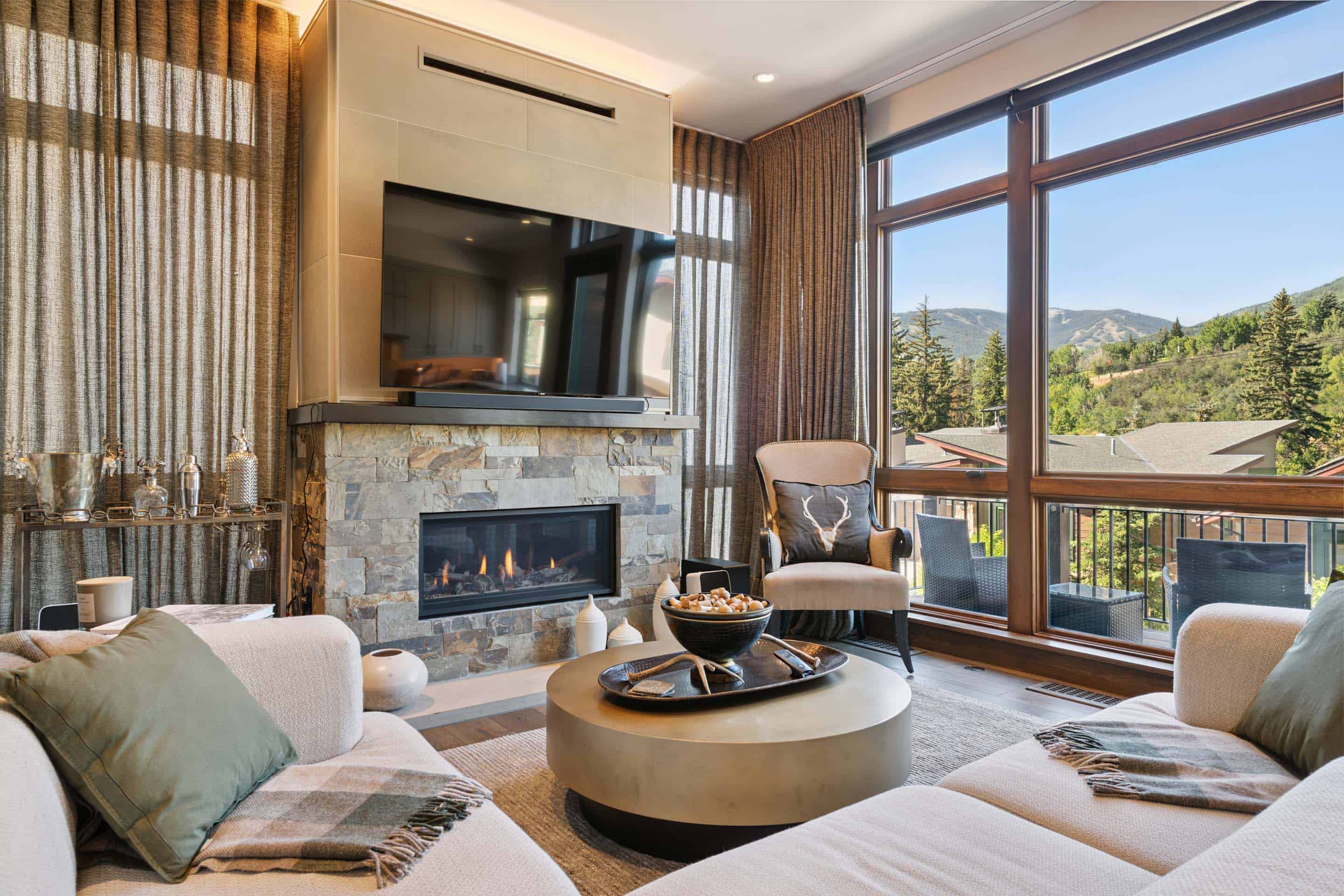Featured Image - Riverfront Townhome 10