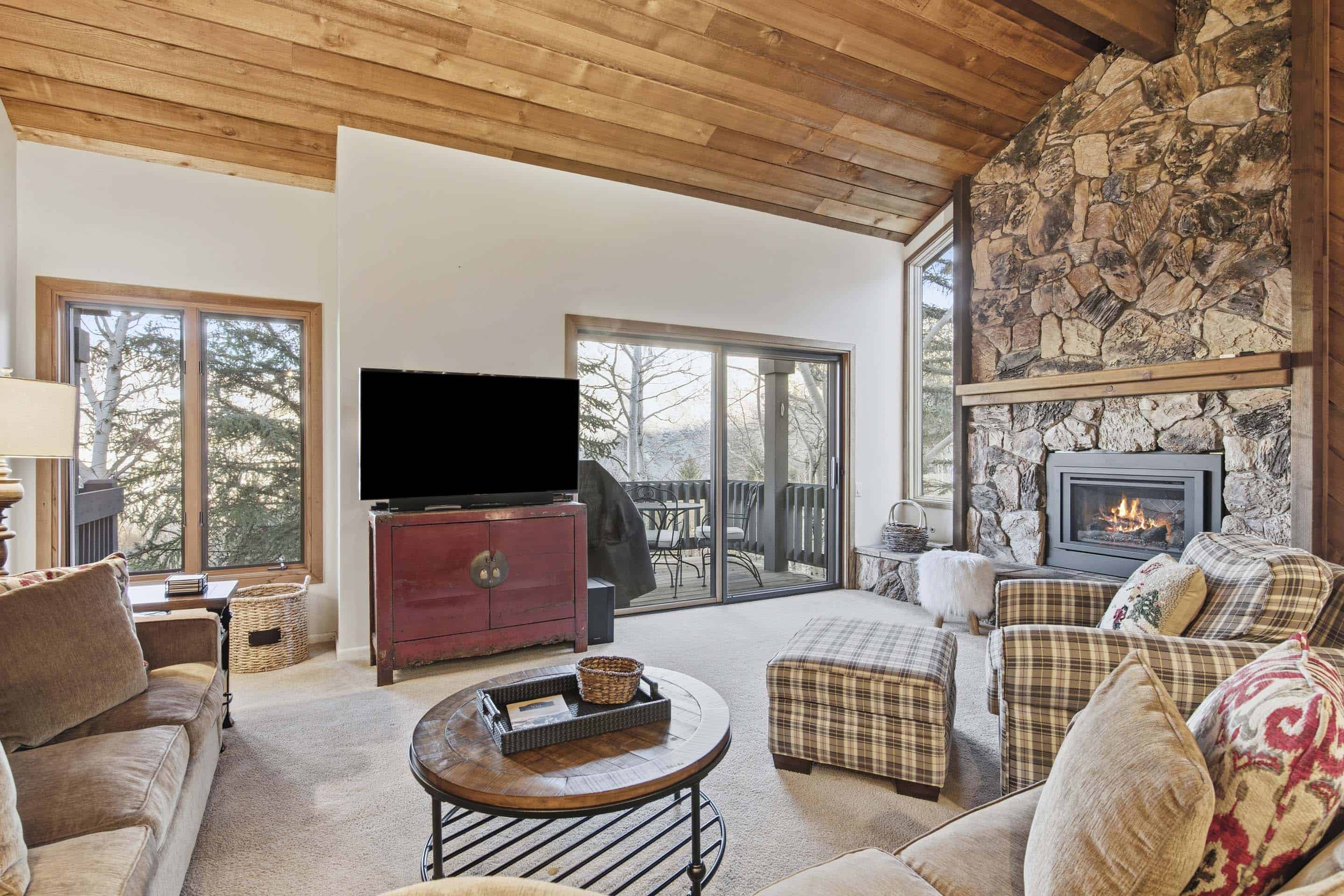 Featured Image - Ridgepoint Townhome 090