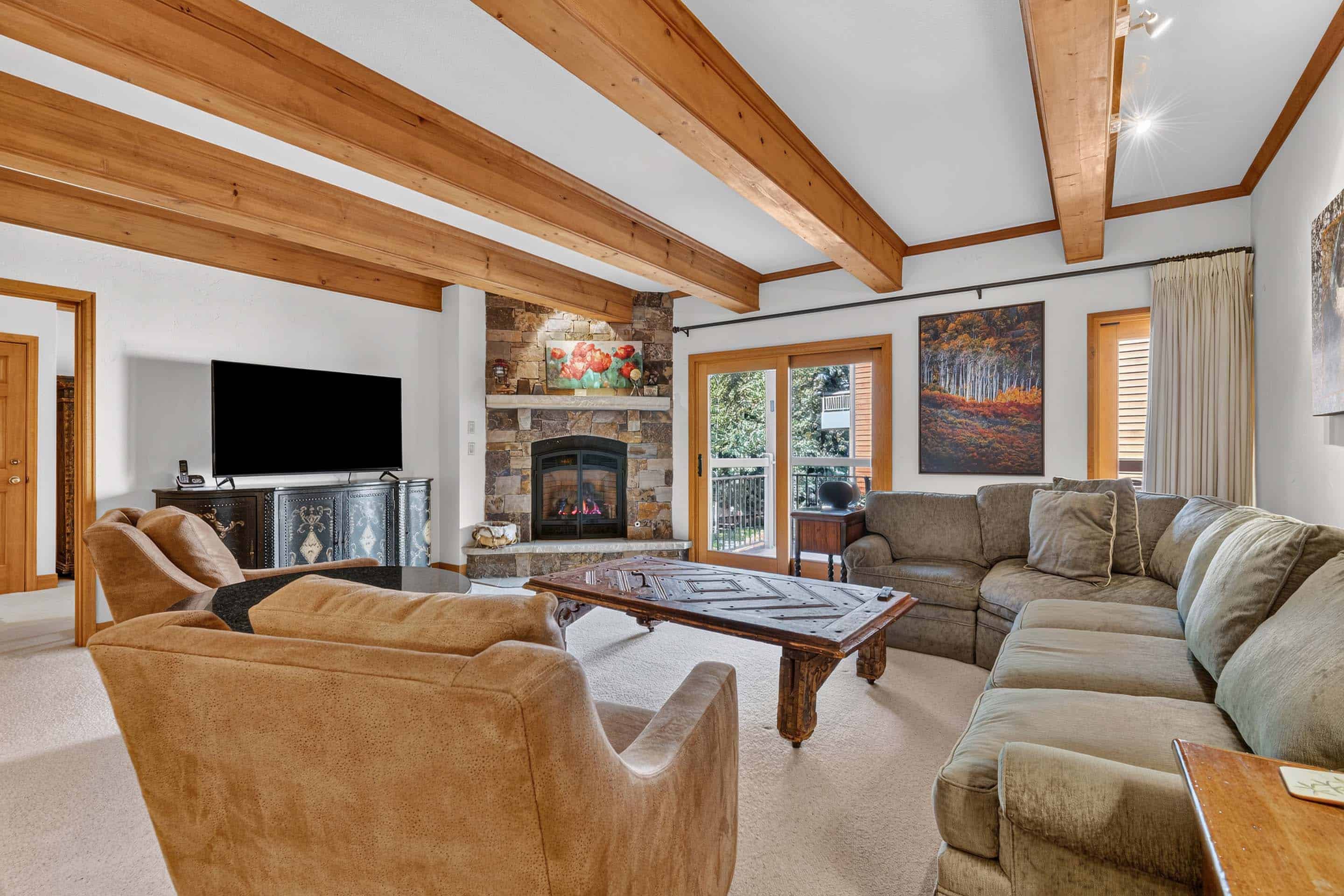 Featured Image - Lodge at Lionshead 160